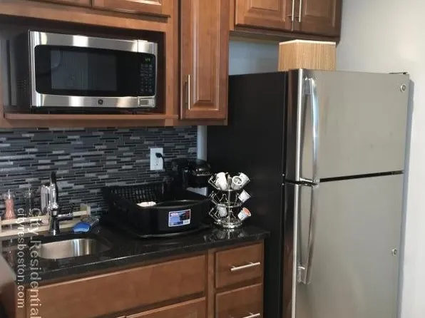 6 Greenway Ct #8, Brookline, MA 02446