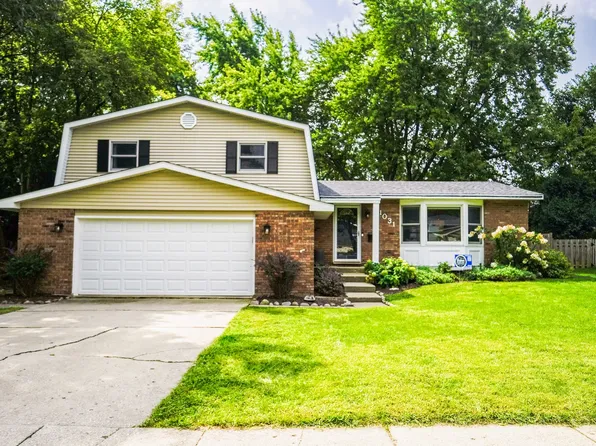 1031 Shari Ln, Libertyville, IL 60048