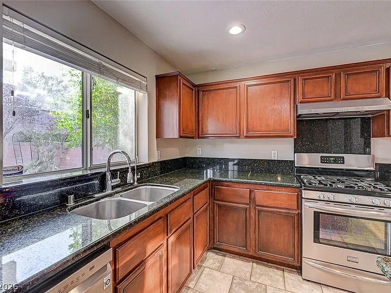 317 Greenleaf Glen St — Photo 24