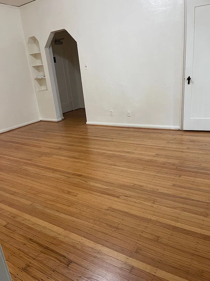 2516 Piedmont Ave — Photo 3