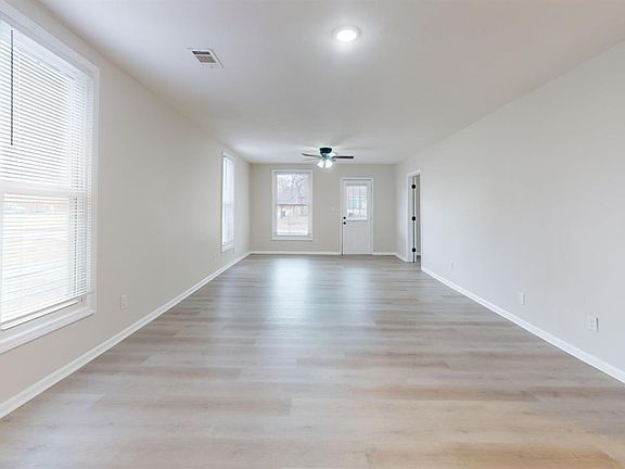 3rd image of 1000 W Huntington Ave