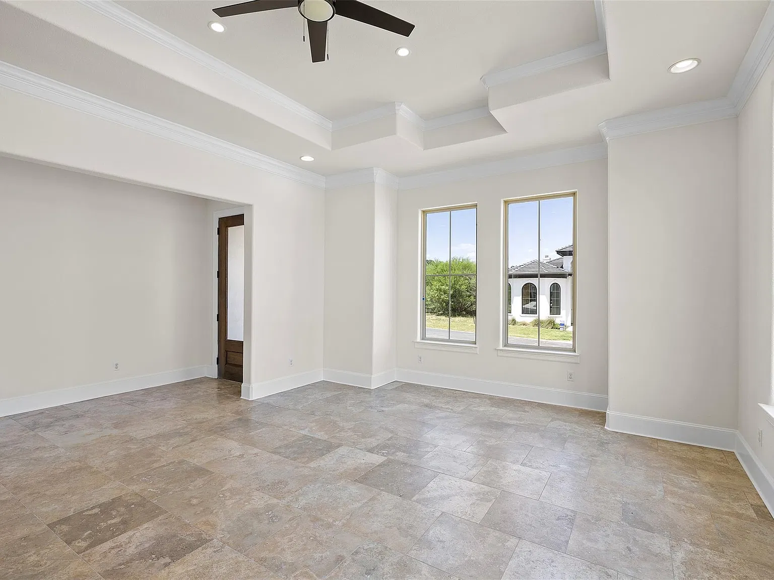3 bed, 3.5 bath, 2870 sqft, $2,949 — Photo 2