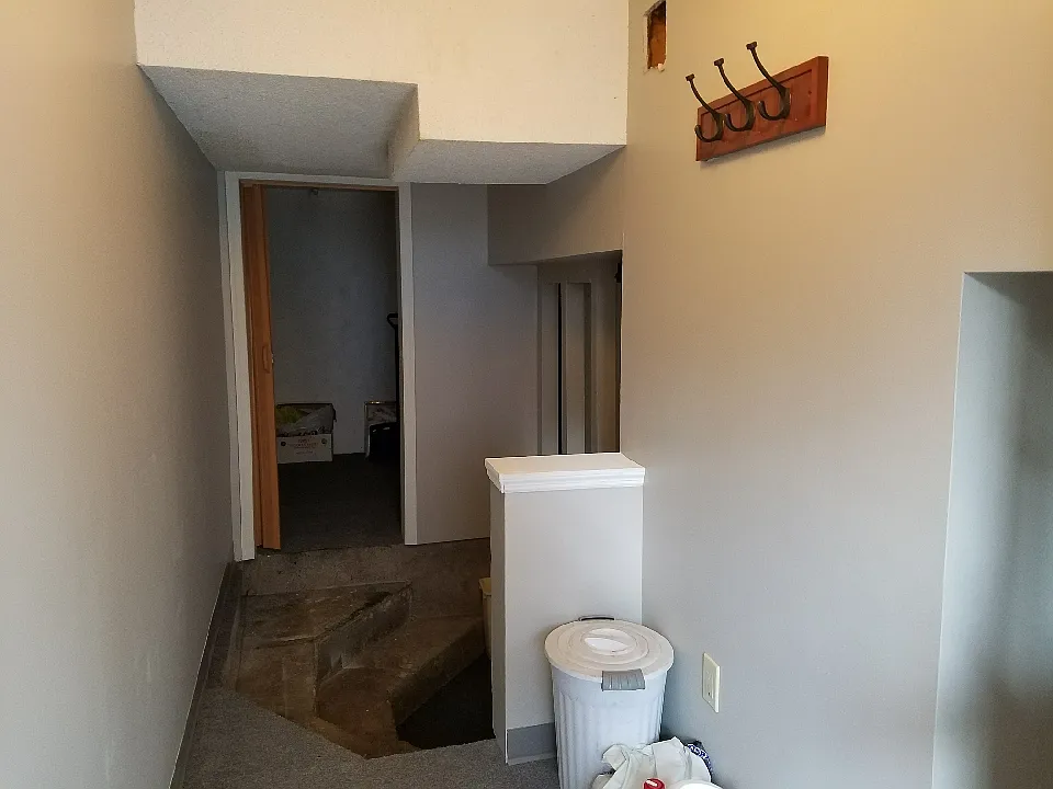 1717 Monroe Ave — Photo 2