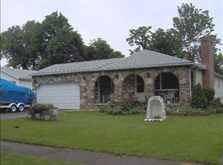 18 Morningstar Dr, Rochester, NY 14606