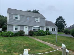 40 Davisville Ln, Narragansett, RI 02882
