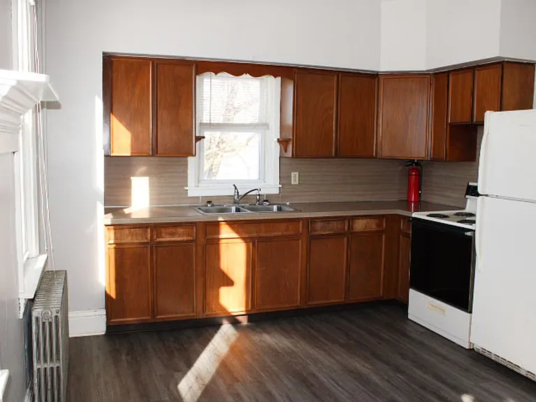 246 W Main St #1 — Photo 8