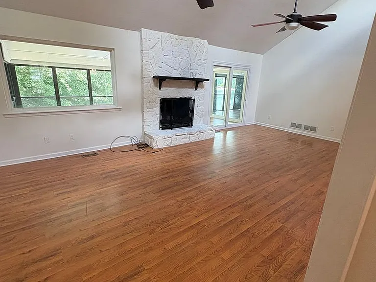 7083 Parkarms Ct — Photo 3