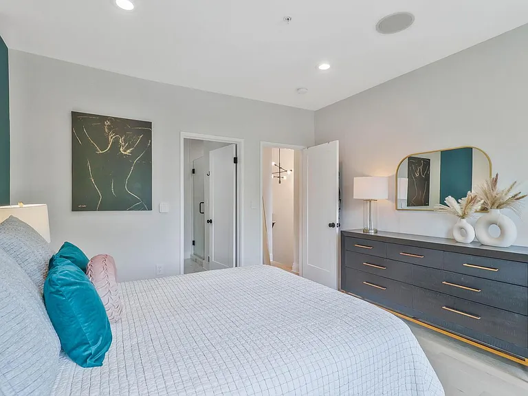 1151 Oates St NE #2 — Photo 26