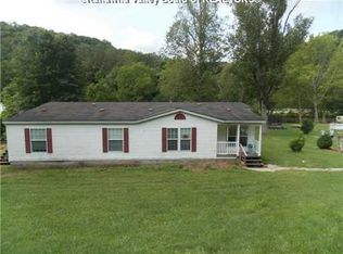 217 Hodges Rd, Hurricane, WV 25526