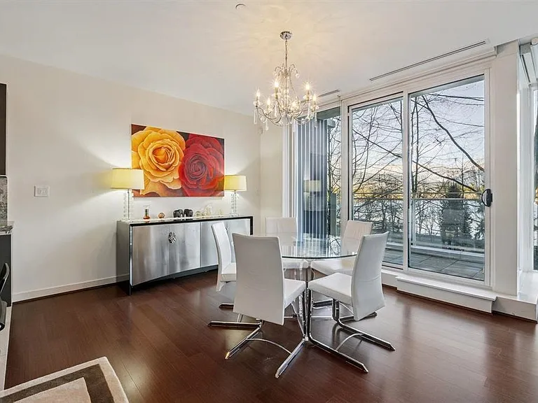 1139 Cordova St W — Photo 5