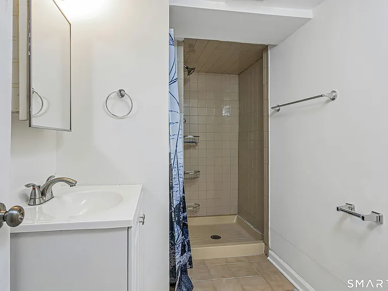 27 Bouton St E — Photo 18