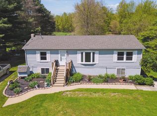 7300 Sober Rd, Fowlerville, MI 48836