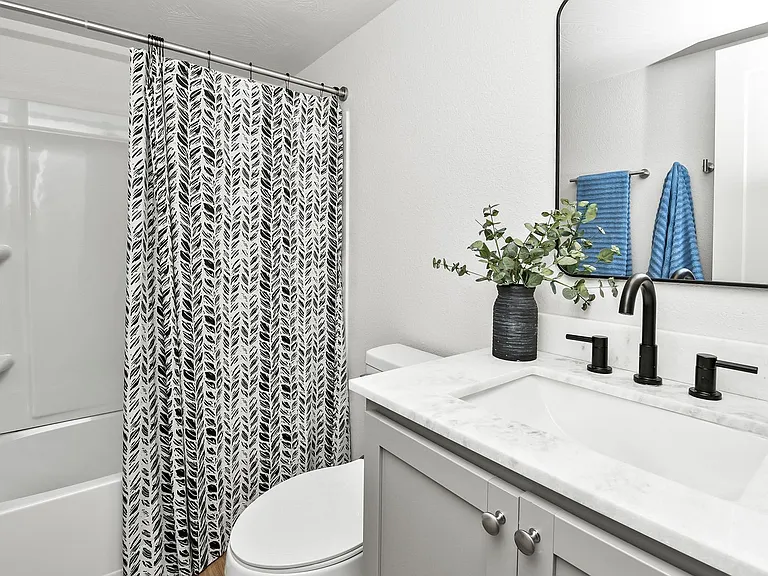 2035 S Florence Ave — Photo 77