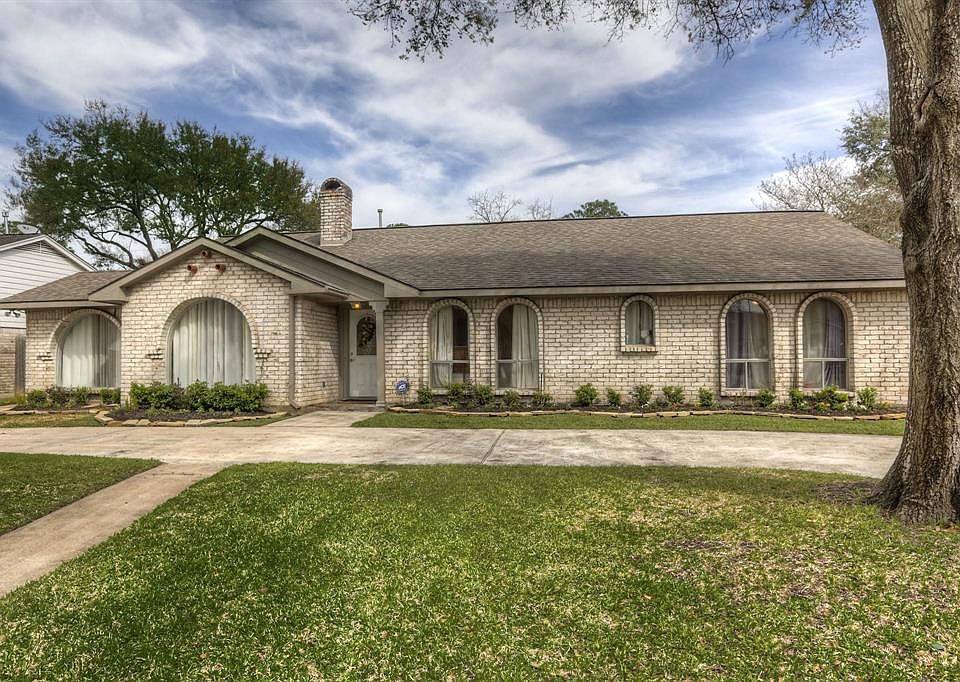 1st image of 2710 Quincannon Ln