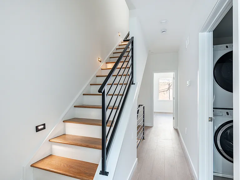 2925 Master St — Photo 35