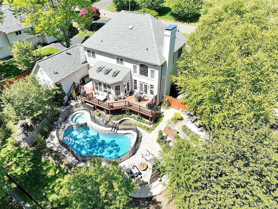 1st image of 2 Phillips Drive