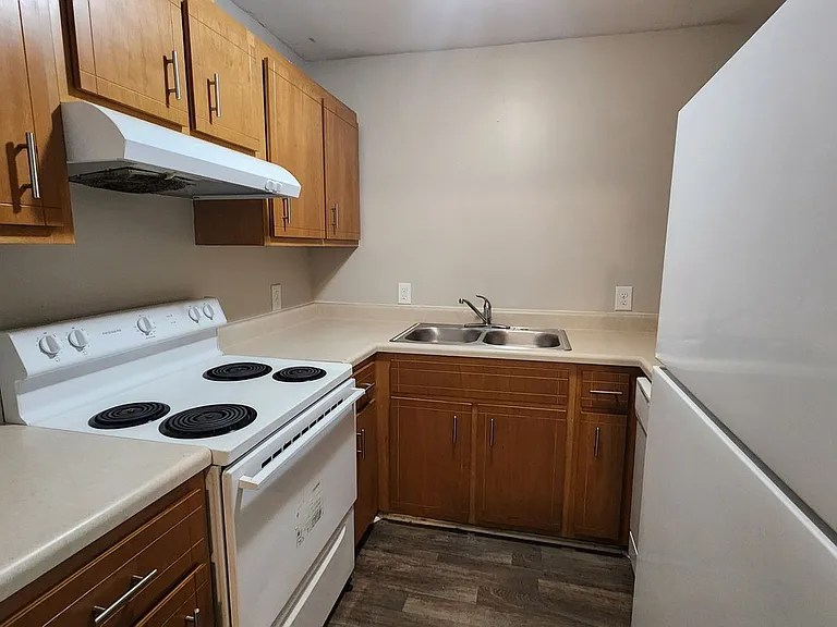 Riverbend Apartments — Photo 79