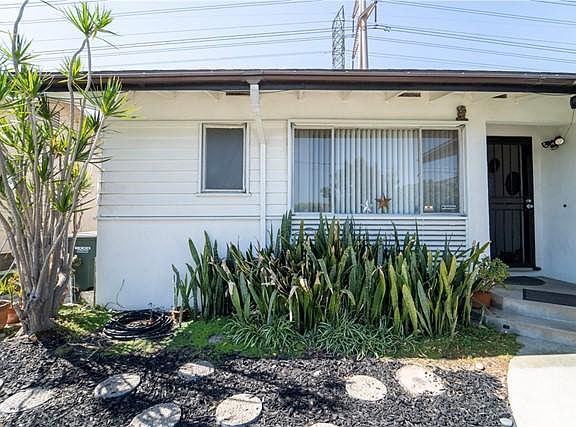 3rd image of 8194 Clover Way