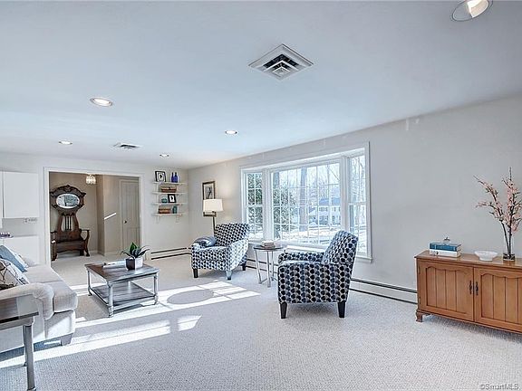 3rd image of 21 Tall Timbers Dr