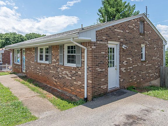 4th image of 4629 Long Acre Dr NE
