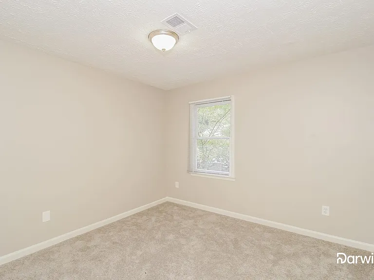 2069 Donnas Cove Dr SE — Photo 9