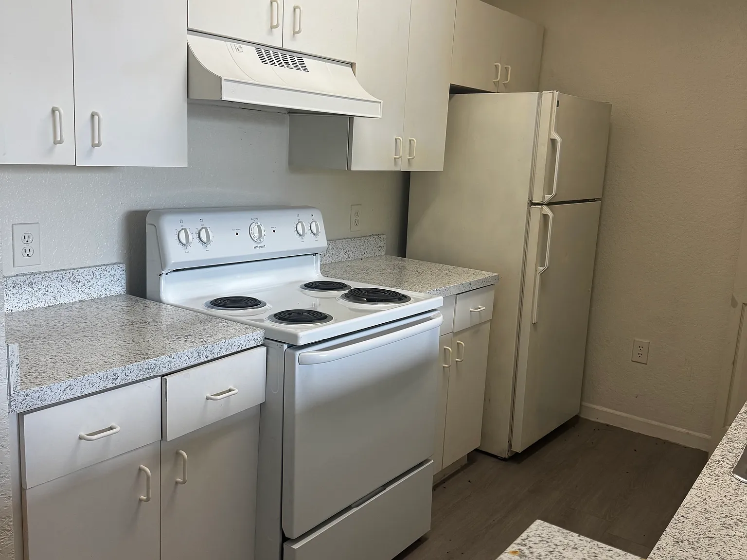 1 bed, 780 sqft, $1,200 — Photo 3