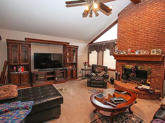 2nd image of 6226 Pebblebrook Ln
