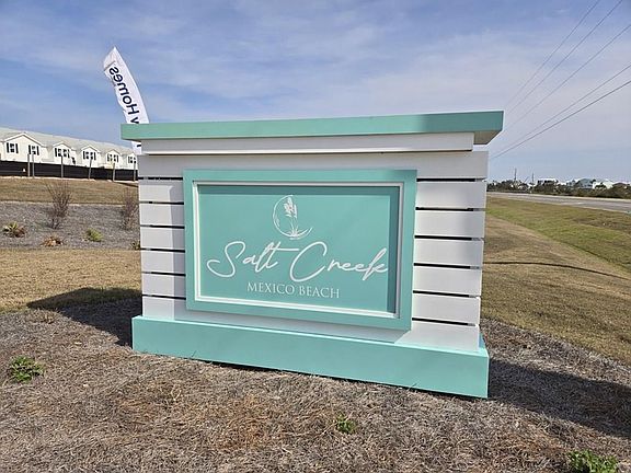 4th image of 301 Salt Creek Ln