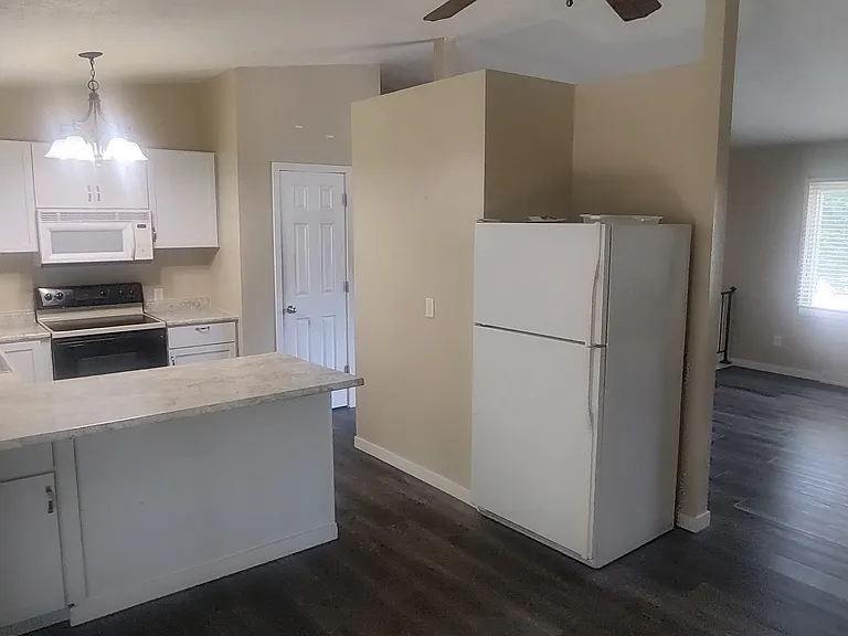116 E Denver Ave — Photo 4