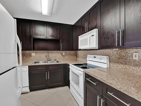 3rd image of 4126 NW 88th Ave APT 207