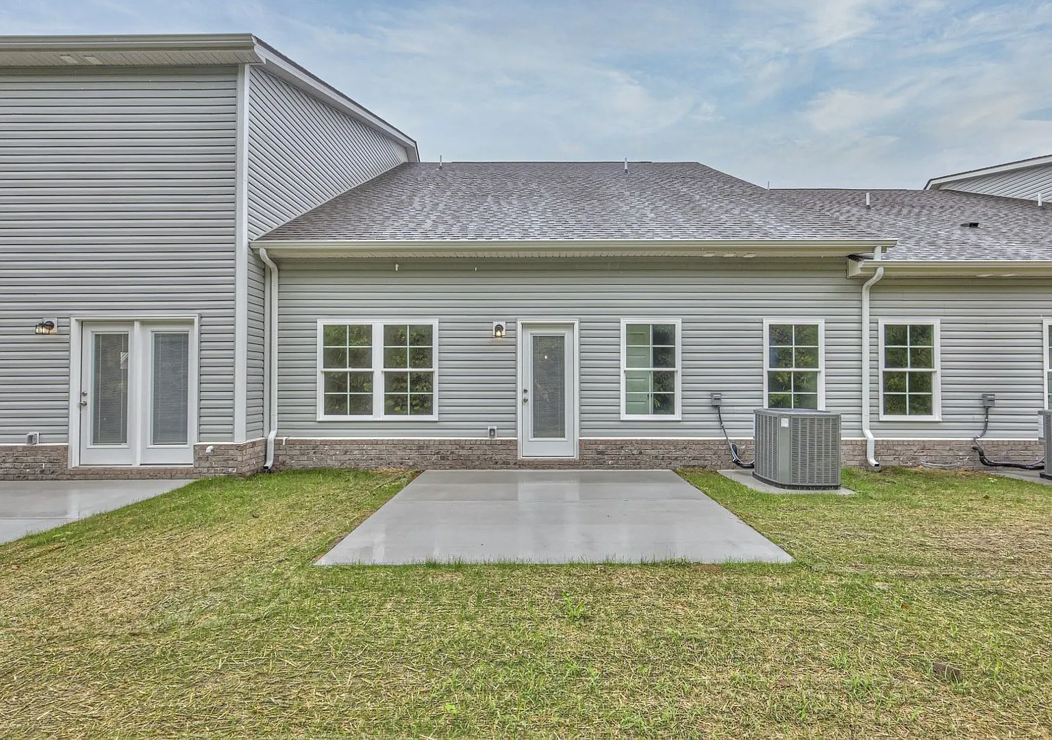 Brand New Townhome In Manchester! 3 Bed 2.5 Bath! — Photo 3