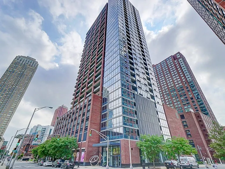 389 Washington St #11D — Photo 2