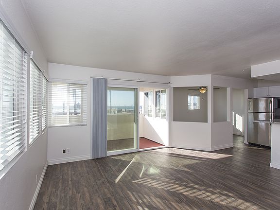 2nd image of 933 Seacoast Dr APT C