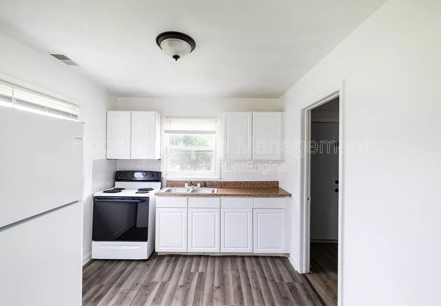 3 bed, 1.0 bath, 816 sqft, $800 — Photo 4