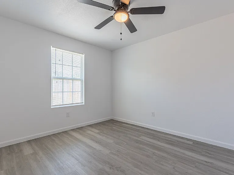 1006 County Road 4516 — Photo 18