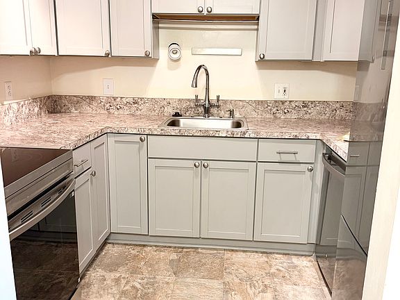 5th image of 1850 Axtell St Unit 2