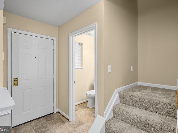 3rd image of 1020 Wahler Pl SE