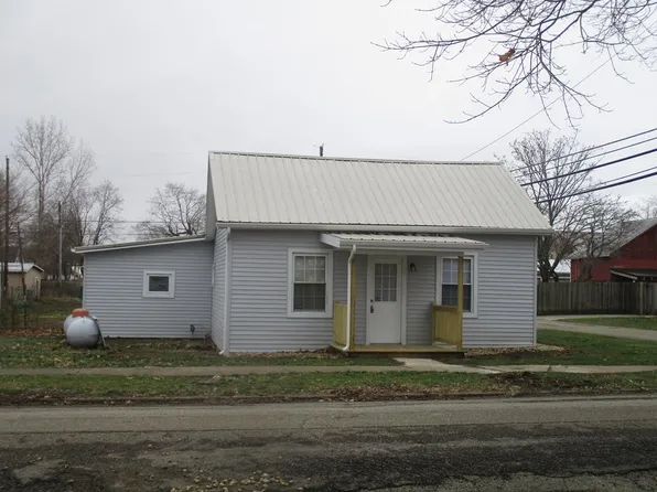 37 Church St, Frankfort, OH 45628