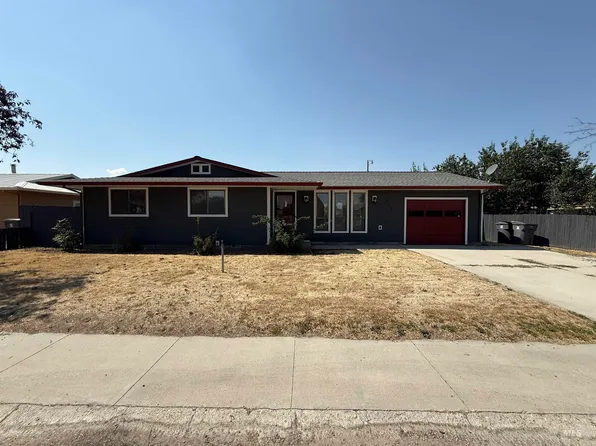 303 S 5th St W, Homedale, ID 83628