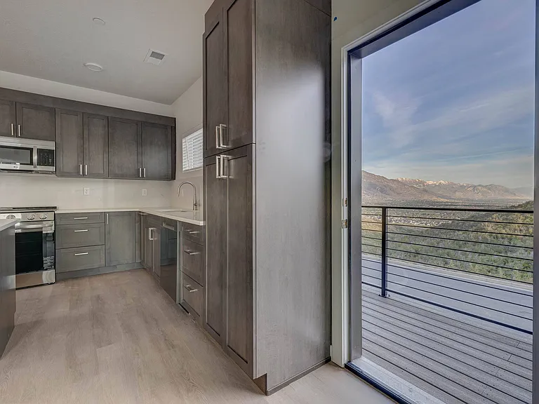 Trailside Townhomes — Photo 10