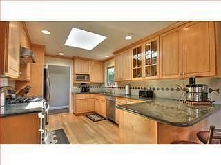 4th image of 1525 Hallbrook Dr