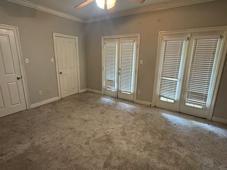 5204 Arlington Ln — Photo 7
