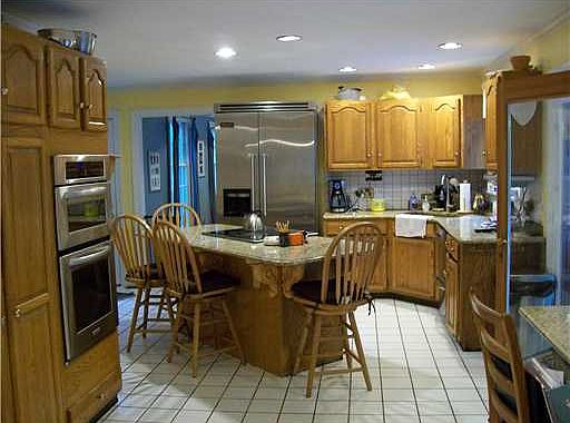 5th image of 160 Woodbridge Dr