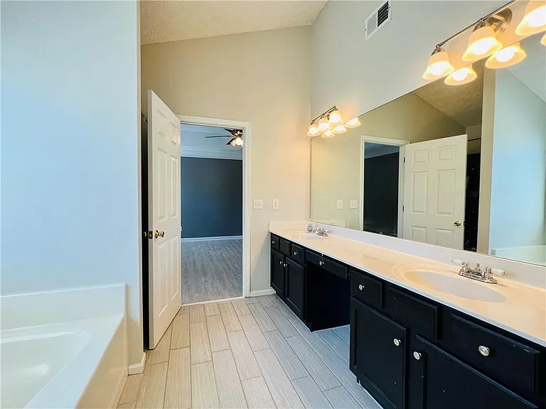 156 Weatherstone Dr — Photo 21