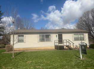 460 E Ellsworth St, Bellevue, MI 49021