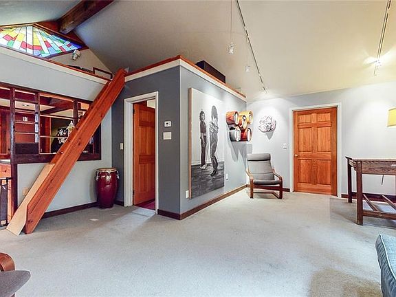4th image of 1506 South Blvd