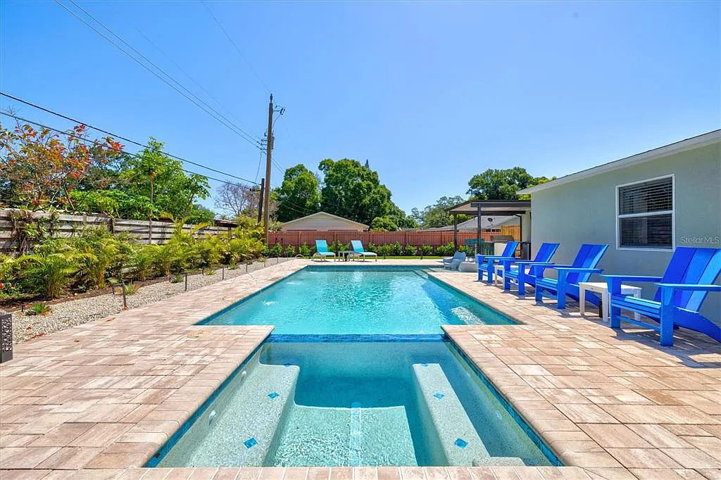 4 bed, 3.0 bath, 2445 sqft, $10,000 — Photo 3