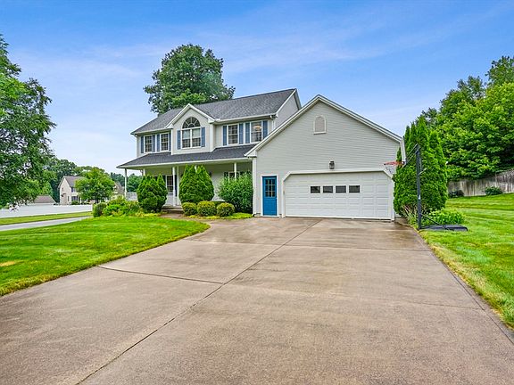 2nd image of 46 Gloria Dr