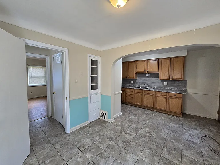 15205 Maplewood Ave — Photo 10