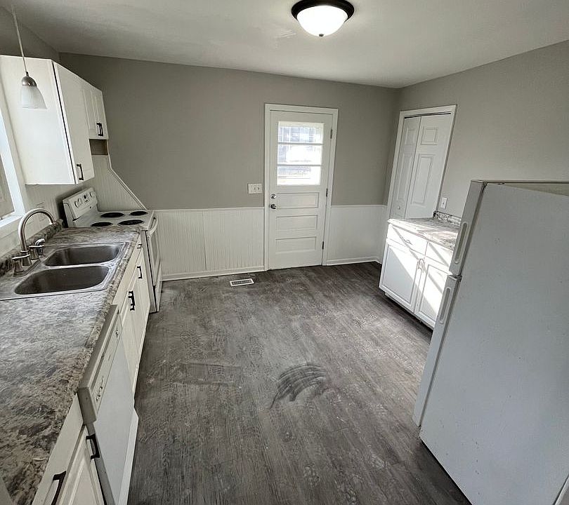 1st image of 2301 Q St #A-b